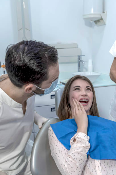Best Dentist for Tooth Abscess  in Brazoria, TX